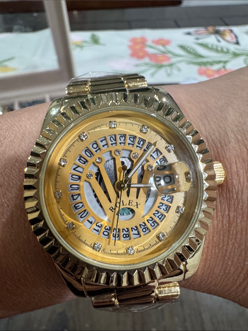 Ro Gold -Tone woman’s Watch with Crystal Accents